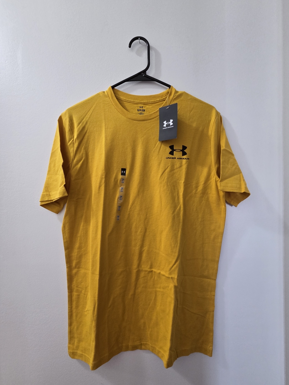 Under Armour Men’s Mustard Yellow Logo Crew Neck Tee